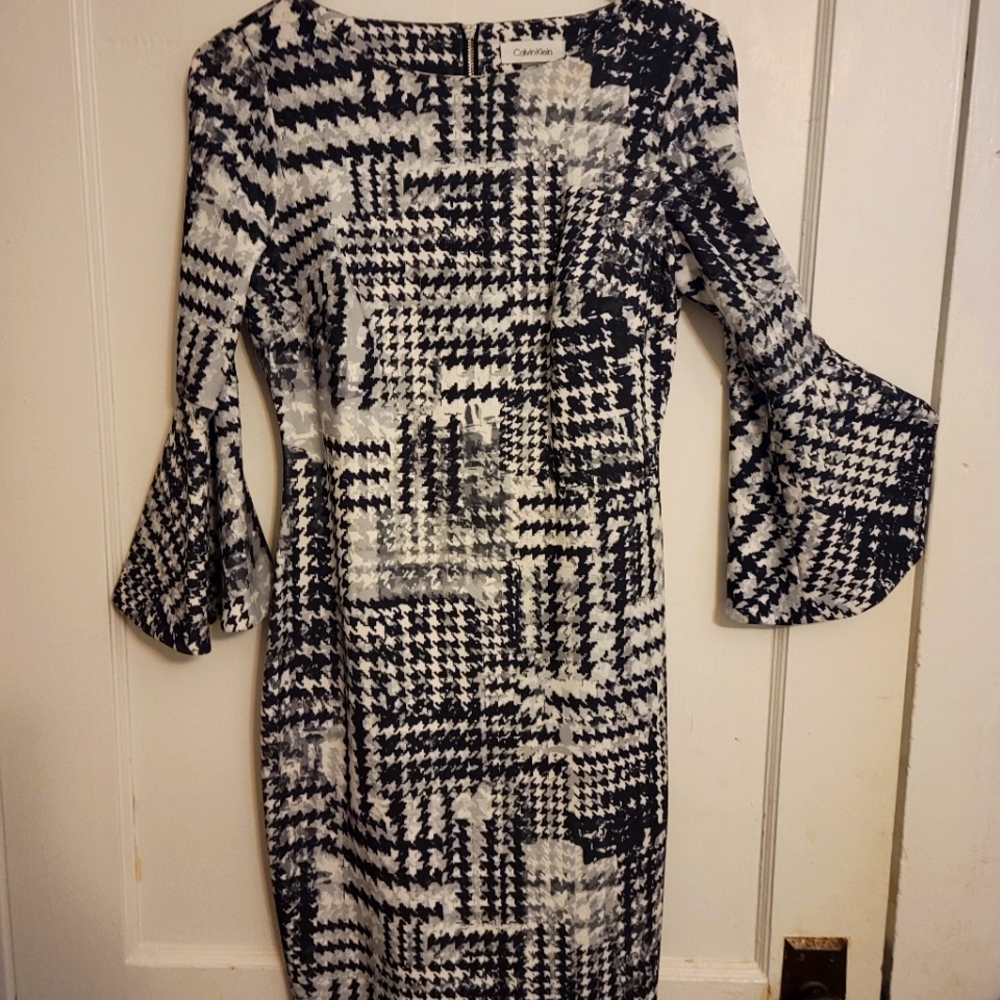 Calvin Klein dress size 4( stretchy) worn once.
